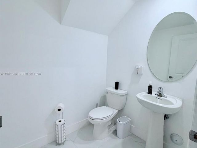 Продажа дома по адресу 2355 NW 125th St - фото 7527974