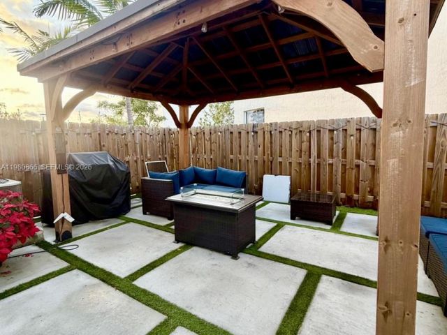 Продажа дома по адресу 2355 NW 125th St - фото 7527982