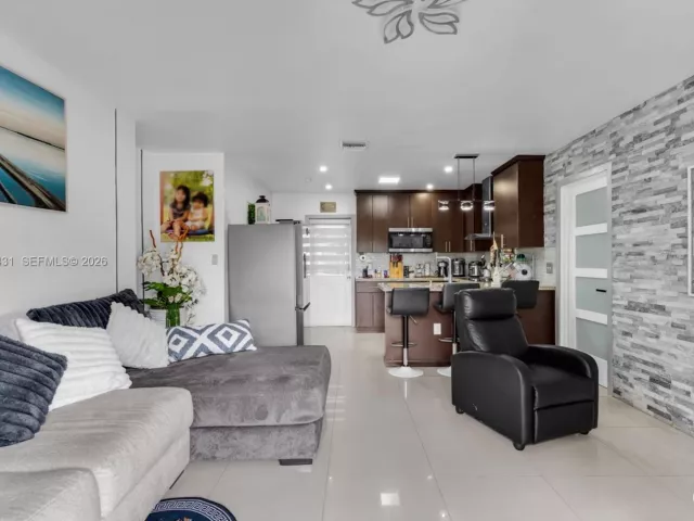 Продажа дома по адресу 1210 N 71st Ave - фото 7473221