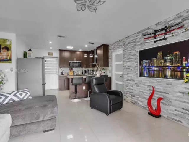 Продажа дома по адресу 1210 N 71st Ave - фото 7473222
