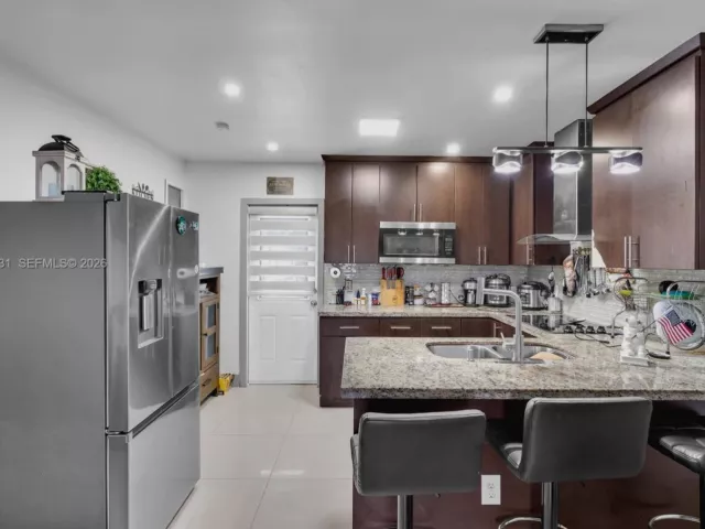 Продажа дома по адресу 1210 N 71st Ave - фото 7473224