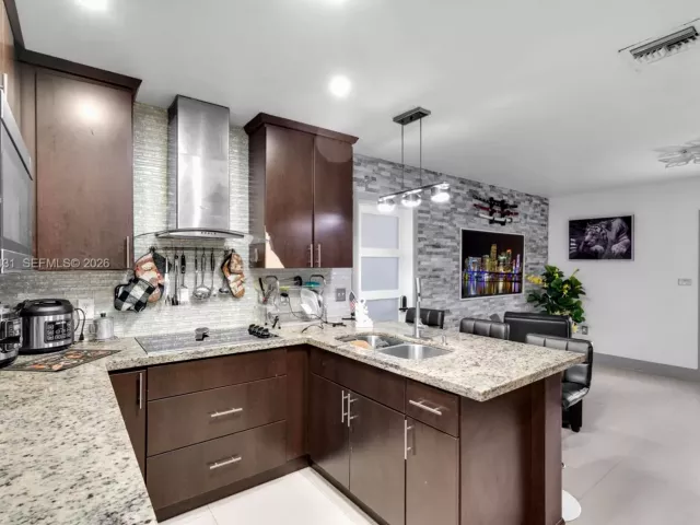 Продажа дома по адресу 1210 N 71st Ave - фото 7473225