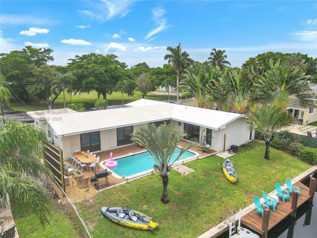 Продажа дома по адресу 151 SE 9th Ct - фото 7520560