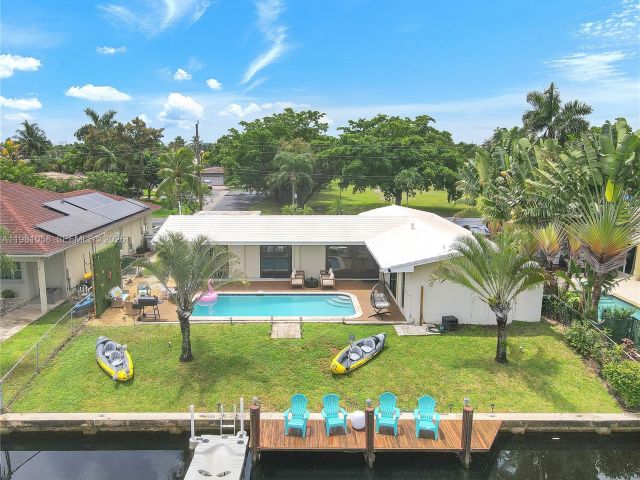 Продажа дома по адресу 151 SE 9th Ct - фото 7520561