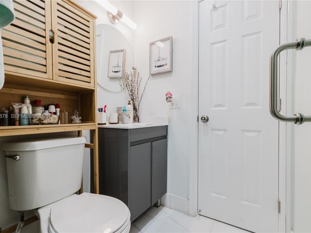 Продажа дома по адресу 2621 SW 12th Ter - фото 7482295