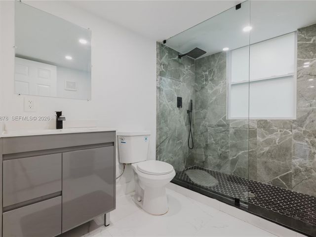 Продажа дома по адресу 2621 SW 12th Ter - фото 7482304