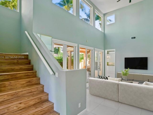 Продажа дома по адресу 3728 NE 208th Ter - фото 7476381