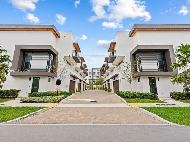 Дом в аренду по адресу 1056 N Victoria Park Rd - фото 7481997