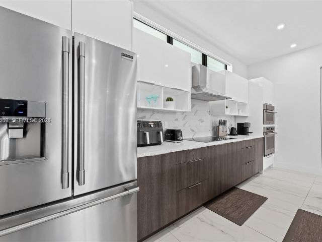 Дом в аренду по адресу 1056 N Victoria Park Rd - фото 7482004