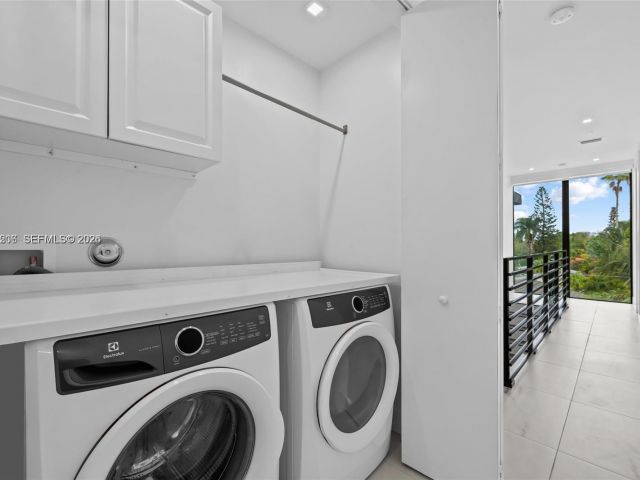 Дом в аренду по адресу 1056 N Victoria Park Rd - фото 7482013