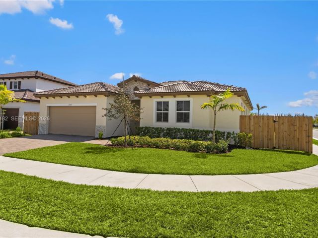 Дом в аренду по адресу 2310 SE 28th Dr - фото 7457417