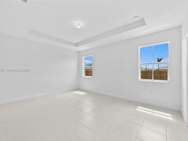 Дом в аренду по адресу 2310 SE 28th Dr - фото 7457435