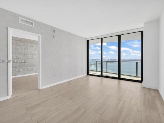 Квартира в аренду номер3907 - фото 7493334