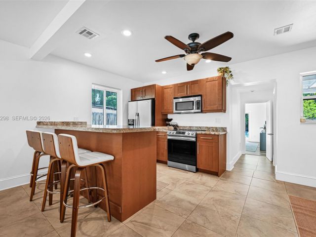 Дом в аренду по адресу 1328 N Andrews Ave 0 - фото 7482760