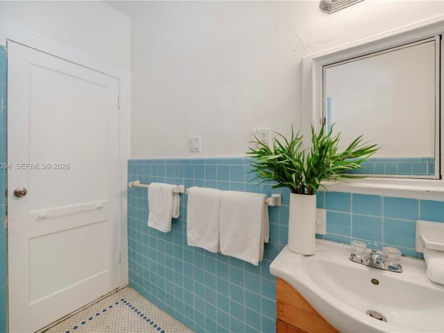 Продажа дома по адресу 311 Navarre Ave - фото 7531546