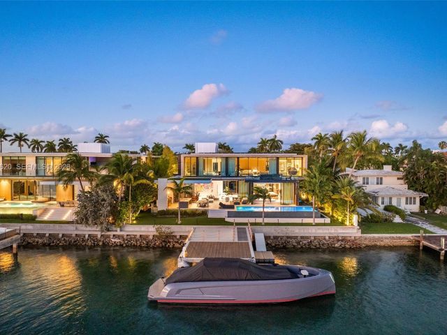 Дом в аренду по адресу 310 S Hibiscus Dr - фото 7468545