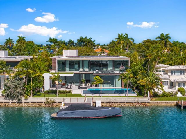 Дом в аренду по адресу 310 S Hibiscus Dr - фото 7468554