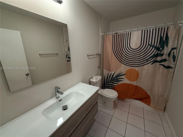 Дом в аренду по адресу 11810 NE 19th Dr 7 - фото 7475461