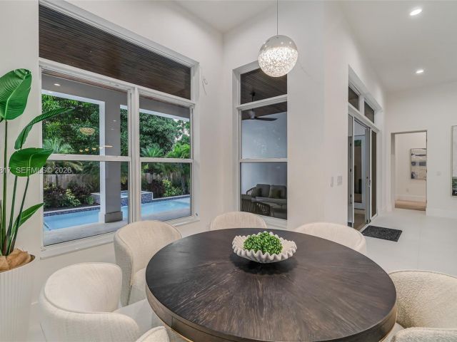 Продажа дома по адресу 11412 NE 8th Ave - фото 7484085