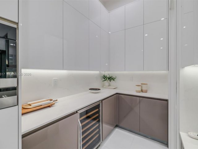 Продажа дома по адресу 11412 NE 8th Ave - фото 7484086