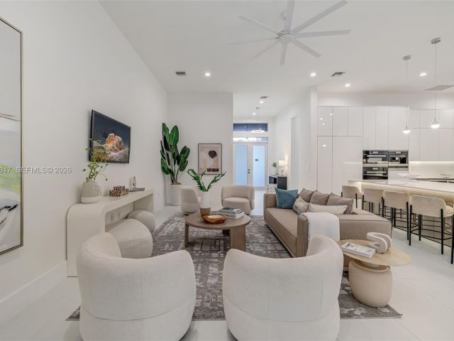 Продажа дома по адресу 11412 NE 8th Ave - фото 7484088