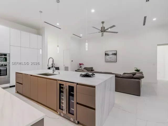 Продажа дома по адресу 11780 NE 8th Ave - фото 7803832