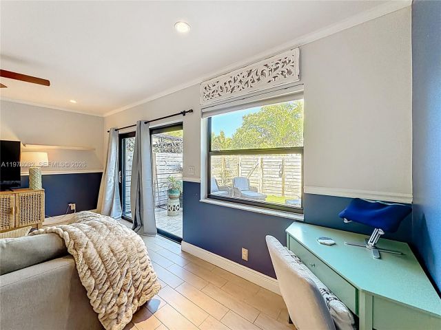 Дом в аренду по адресу 2128 NE 9th Ave - фото 7451457