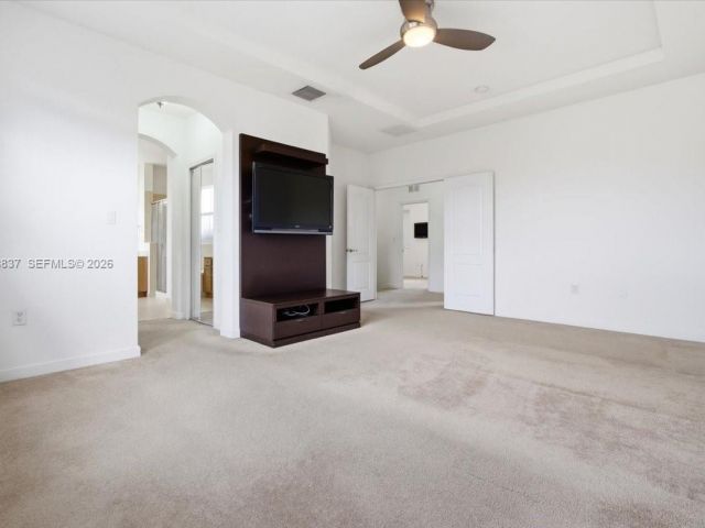 Продажа дома по адресу 8730 NW 110th Ave - фото 7536056