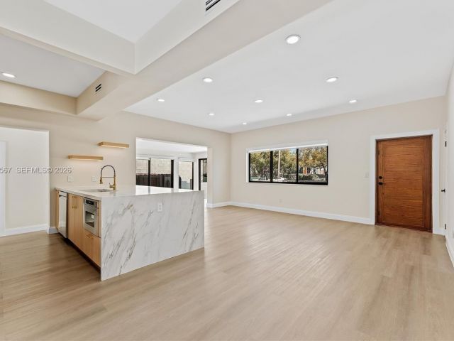 Дом в аренду по адресу 4144 Alton Rd - фото 7468533