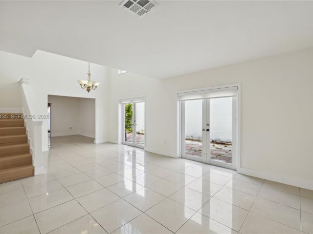 Дом в аренду по адресу 15131 SW 58th St - фото 7466427