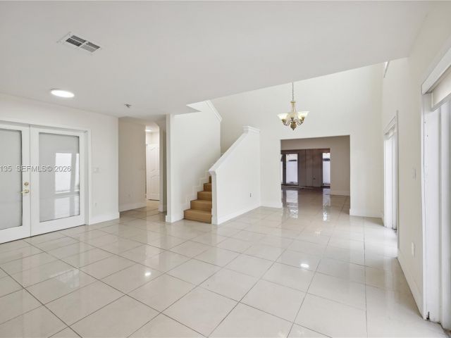 Дом в аренду по адресу 15131 SW 58th St - фото 7466428