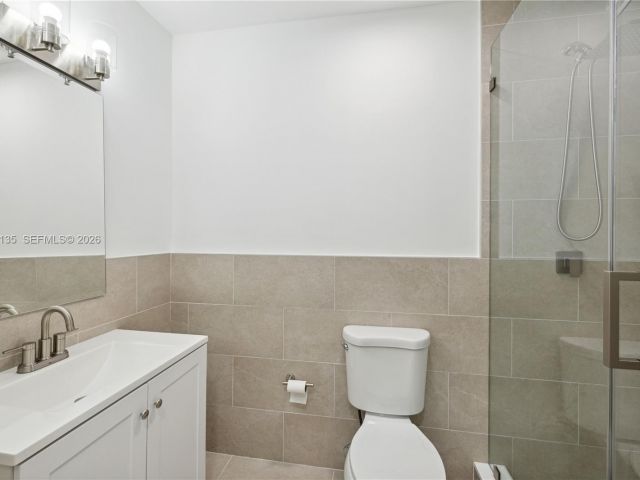 Дом в аренду по адресу 15131 SW 58th St - фото 7466433