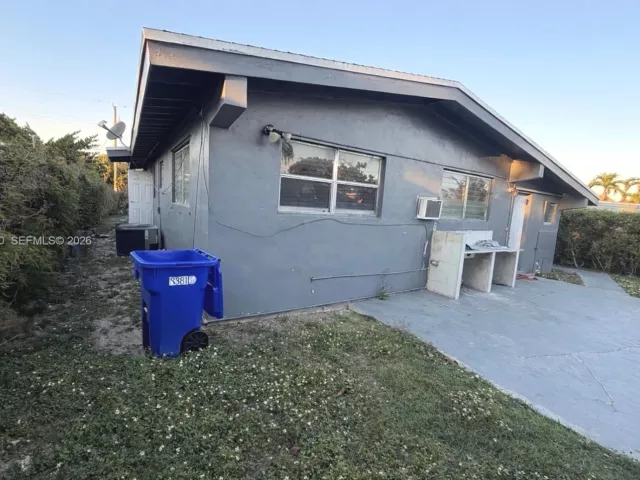 Продажа дома по адресу 354 NE 173rd St - фото 7480845