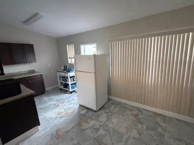 Продажа дома по адресу 354 NE 173rd St - фото 7480848