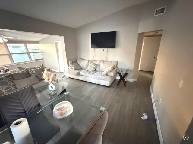 Продажа дома по адресу 354 NE 173rd St - фото 7480850