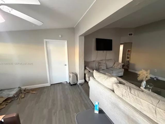 Продажа дома по адресу 354 NE 173rd St - фото 7480851