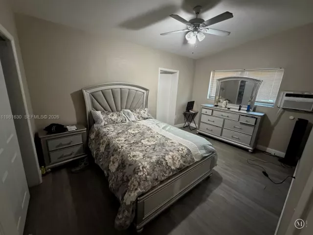 Продажа дома по адресу 354 NE 173rd St - фото 7480854