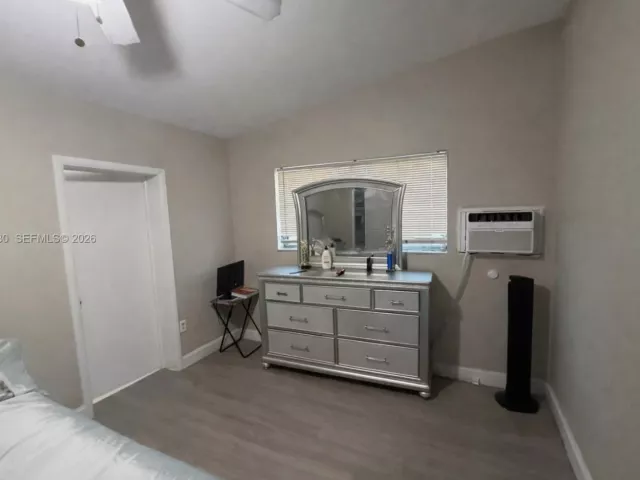 Продажа дома по адресу 354 NE 173rd St - фото 7480855