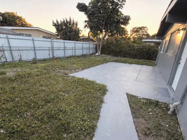 Продажа дома по адресу 354 NE 173rd St - фото 7480843