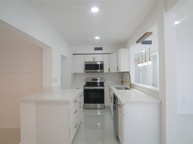 Продажа дома по адресу 315 NW 127th St - фото 7515169