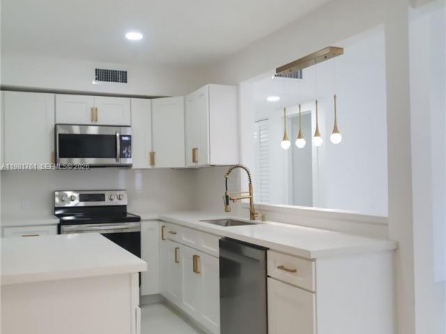 Продажа дома по адресу 315 NW 127th St - фото 7515172