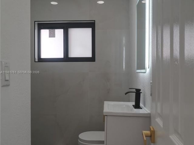 Продажа дома по адресу 315 NW 127th St - фото 7515177