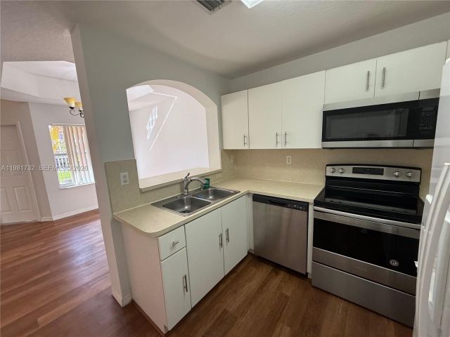 Дом в аренду по адресу 764 SW 106th Ave 1909 - фото 7455117