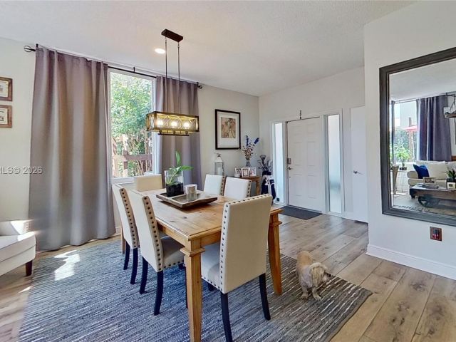 Дом в аренду по адресу 3760 Westminster St - фото 7472315