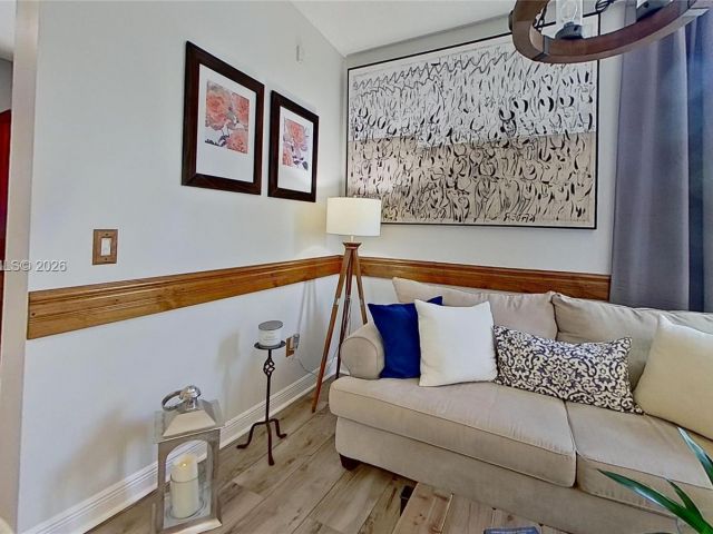 Дом в аренду по адресу 3760 Westminster St - фото 7472316