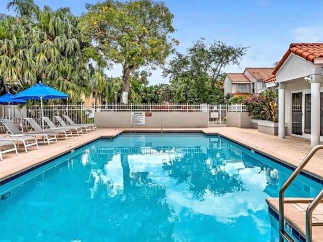 Дом в аренду по адресу 3760 Westminster St - фото 7472318