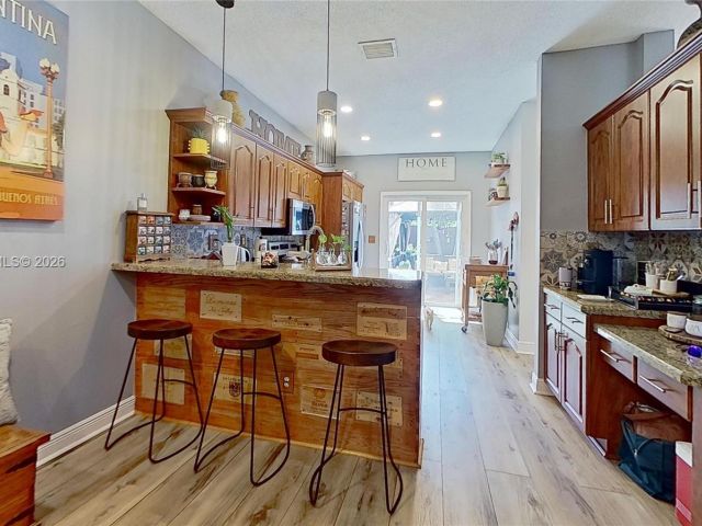 Дом в аренду по адресу 3760 Westminster St - фото 7472323