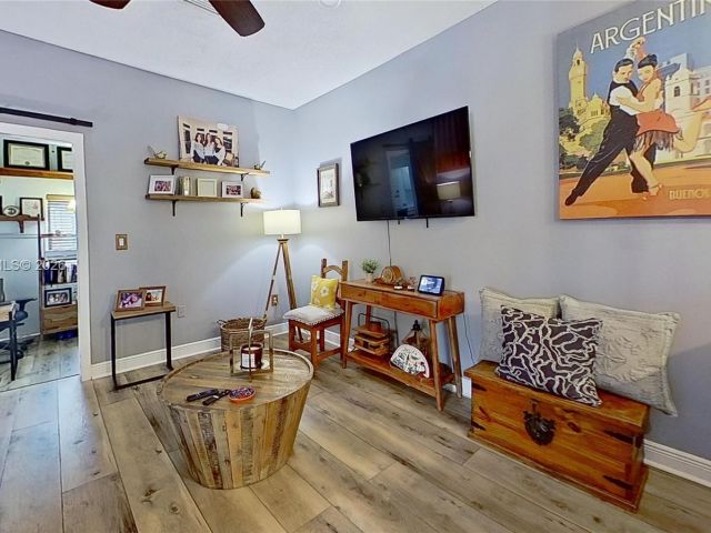 Дом в аренду по адресу 3760 Westminster St - фото 7472326