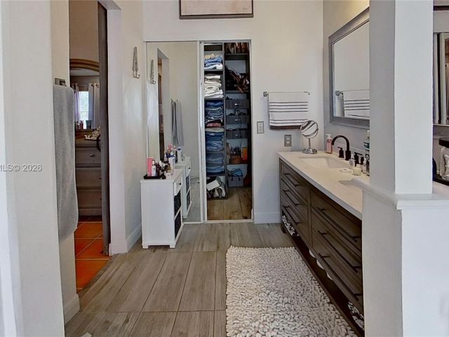 Дом в аренду по адресу 3760 Westminster St - фото 7472328