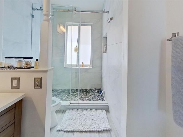 Дом в аренду по адресу 3760 Westminster St - фото 7472329